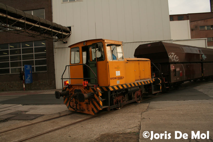 De eerste 3 wagons zijn gelost.