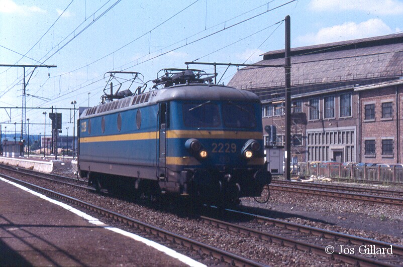 05.2229 .bl . Marchienne . 17-07-85.jpg