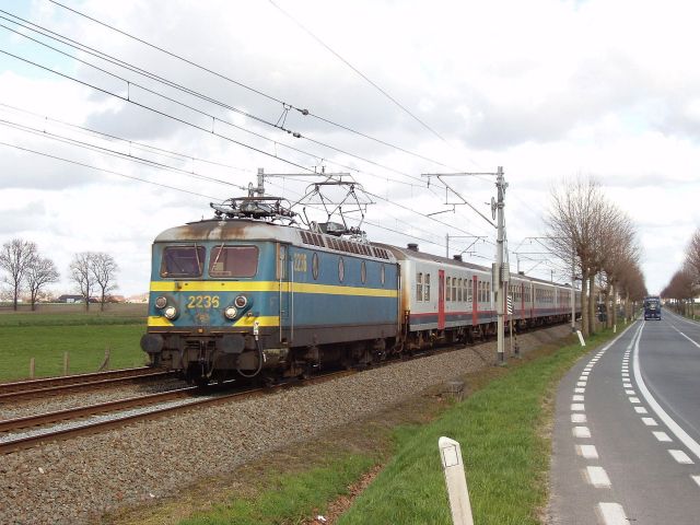 2236_FRT_10-04-06.jpg