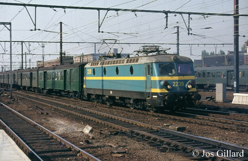 03.2239 bl. M1 Leuven. 13-05-82.1.jpg