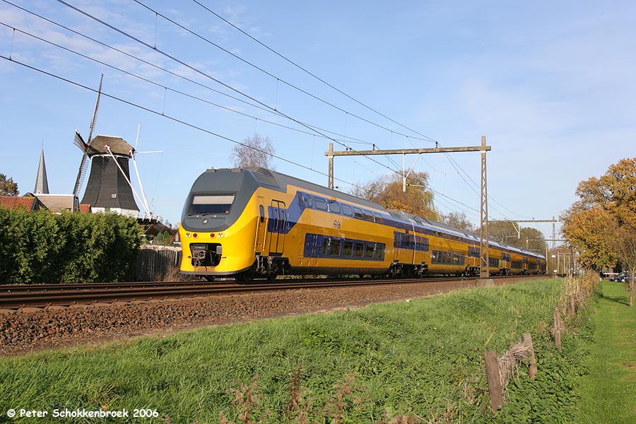 V-IRM 8745 als trein 703651 te Wijhe op 18 november 2006