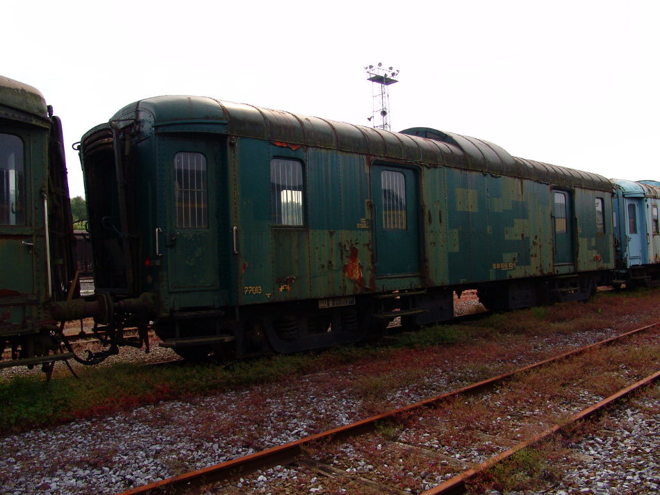 77013 Pw-D (51 88 92-66 903-9).JPG