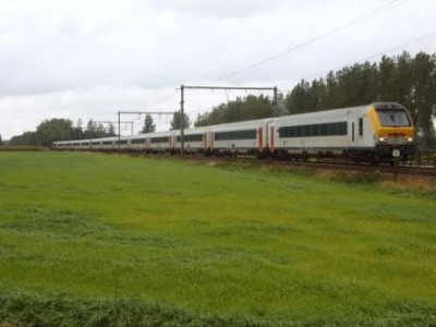 De IC A Oostende - Eupen bij doortocht tussen Loppem en Zedelgem.
