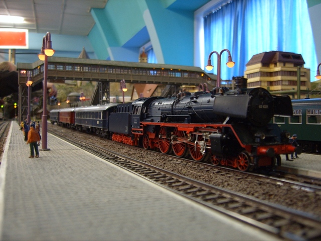 SUC52432x.jpg
