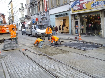 IMGP0356r.JPG (173.12 KiB) 3219 keer bekeken De oorzaak: een gat in het wegdek door een ingestorte riolering.