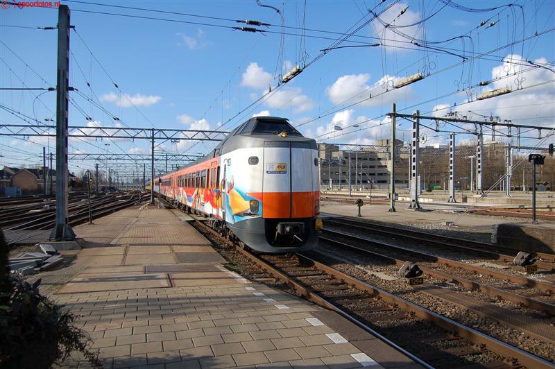 1 April NSR Koploper 4201+4212 te Utrecht Centraal (Medium).jpg