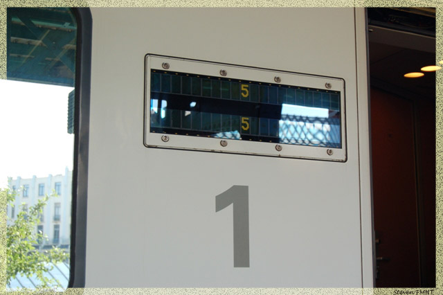 de rijtuigen waren voorzien van een nr