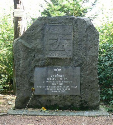 07-draadmonument-Teuven-Sippenaeken-groot.jpg