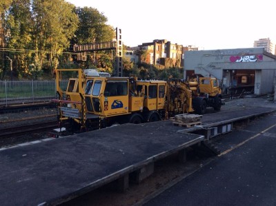 Machine van Kölngleis net buiten metrostation Belgica (Jette/Brussel)