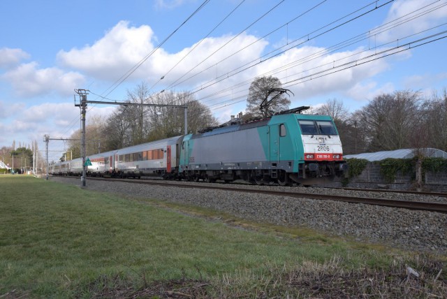 HLE2806-2021.03.07-Kortrijk West+Hle2806 testrit deuren.jpeg